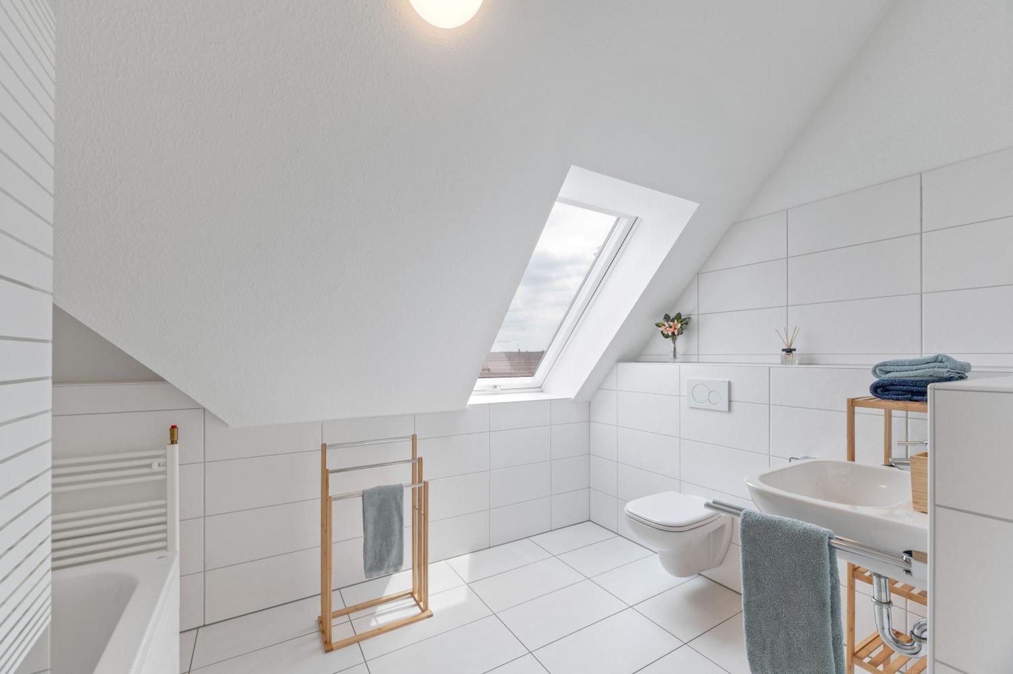Design-Apartment - Kueche - Balkon - Tiefgarage Leinfelden-Echterdingen Dış mekan fotoğraf